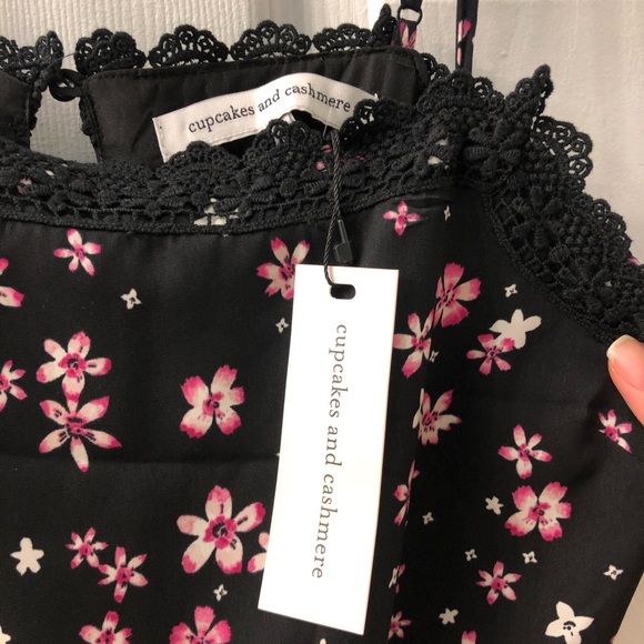 Cupcakes and cashmere Vickie Jumpsuit - Picture 8 of 16